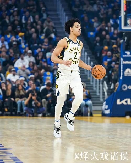 瑞安-内姆布哈德穿着BOOK1,得到14分4篮板11助攻 瑞安-内姆布哈德穿着BOOK1,得到14分4篮板11助攻